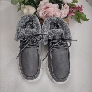 Skechers Women's Gray Fur-Lined Winter Boots